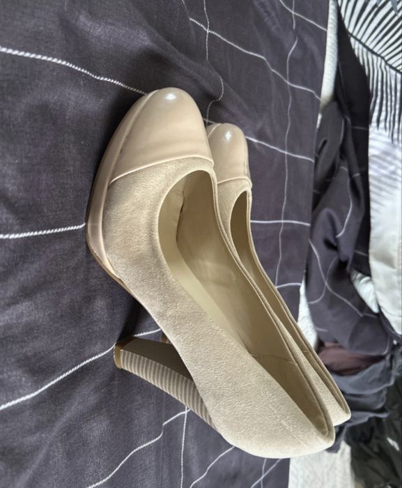 Lin Lon Pantofi cu toc Bej marime 37