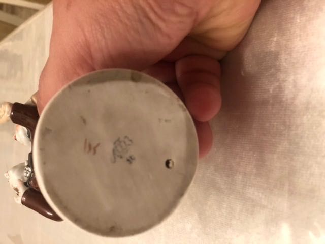 Статуэтка фарфор