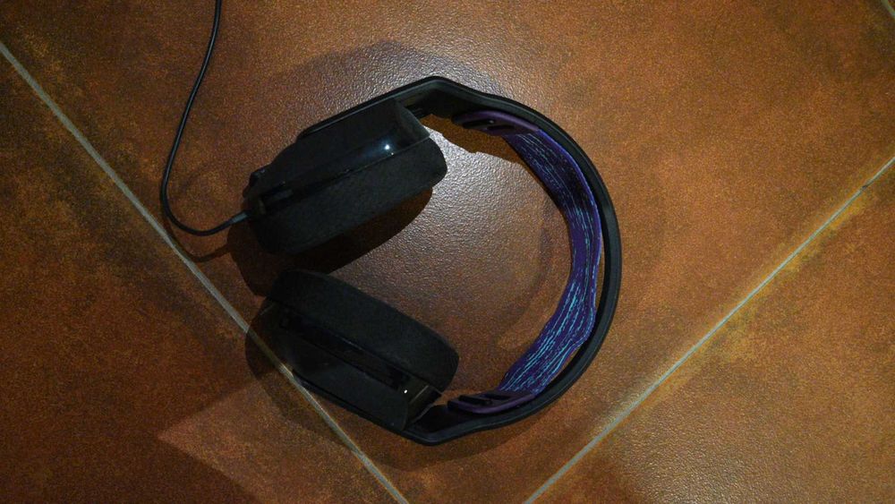 Logitech G335 – геймърски слушалки с микрофон, отличен звук и комфорт