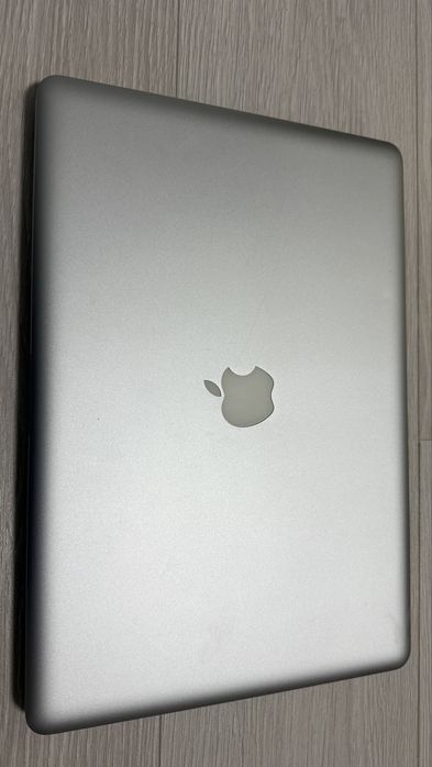 Apple MacBook pro 15’ impecabil procesor i7, 8gb ram, ssd 256gb