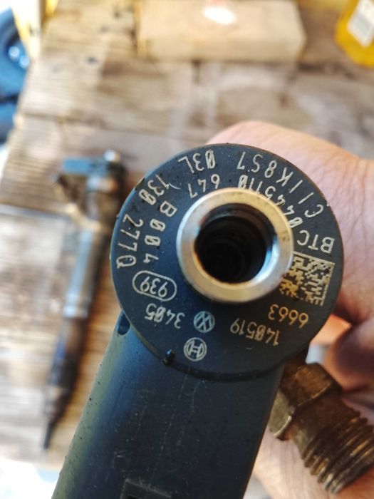 Vind /schimb 4 injectoare vw pasat 2.0