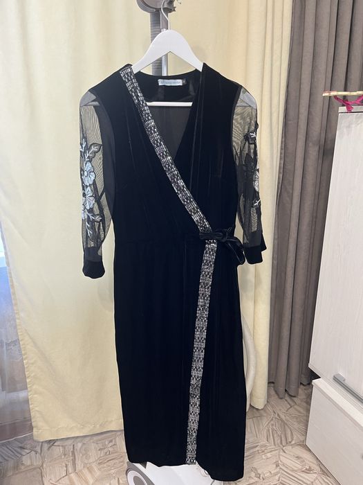 Продам женские платья