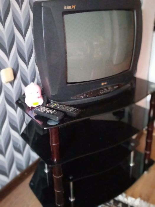 Телевизор с тумбой
