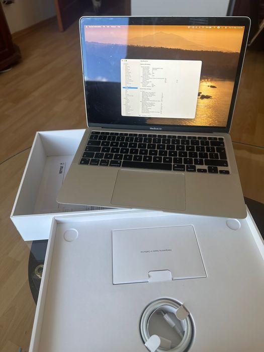 Macbook Air M1, 8/256 + ПОДАРЪК: Охлаждаща подложка