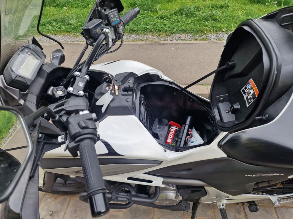 Nu e negociabil: HONDA NC700X 2012 DCT cu topcase si cutii laterale