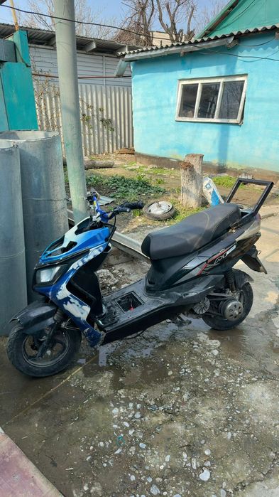 Продам мопед бензиновый