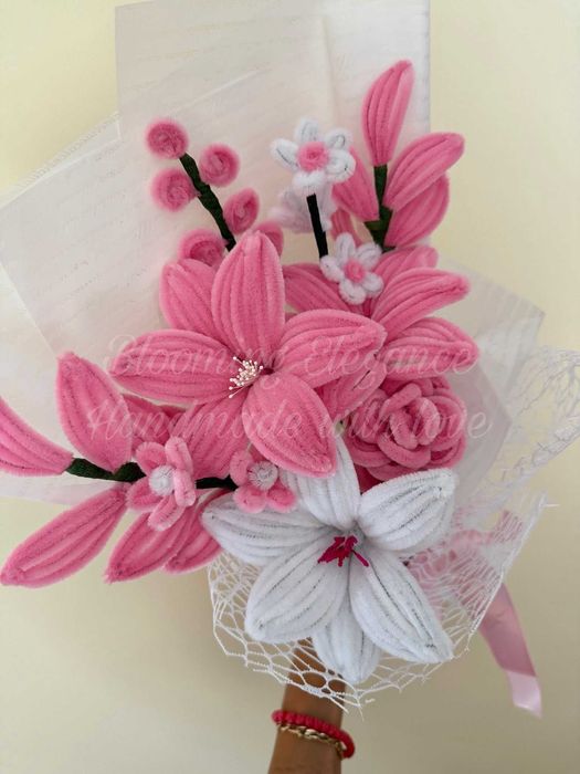 Вечен букет от плюшена тел