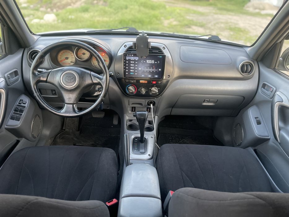 Toyota RAV4 2.0 Европа — обслужен, живой вариант