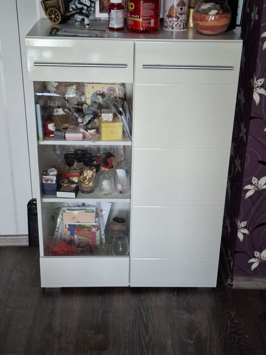 Холна секция -Цвят бяло гланц