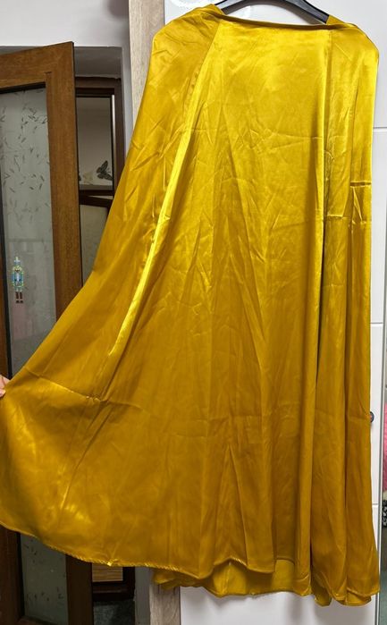 Fustă satin galben muștar