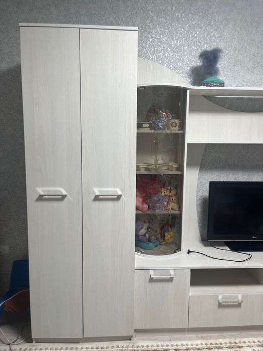 Шкаф горка-стенка для гостиной