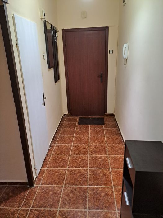 Под наем дългосрочно