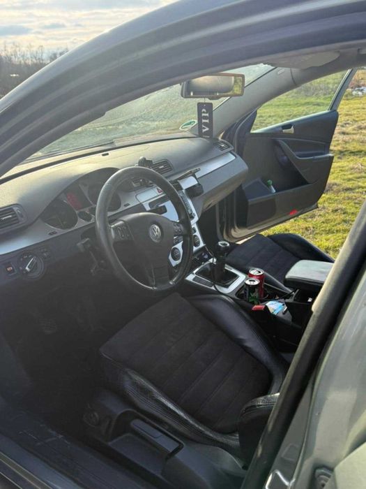 Vând volkswagen passat b6