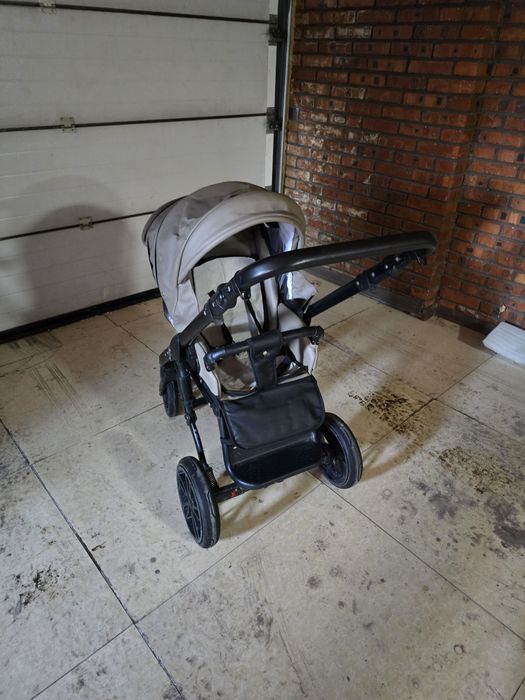 Продам коляску 2 в 1