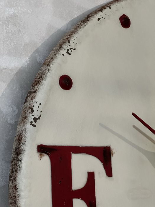 Продаются настенные часы “Always and Forever”