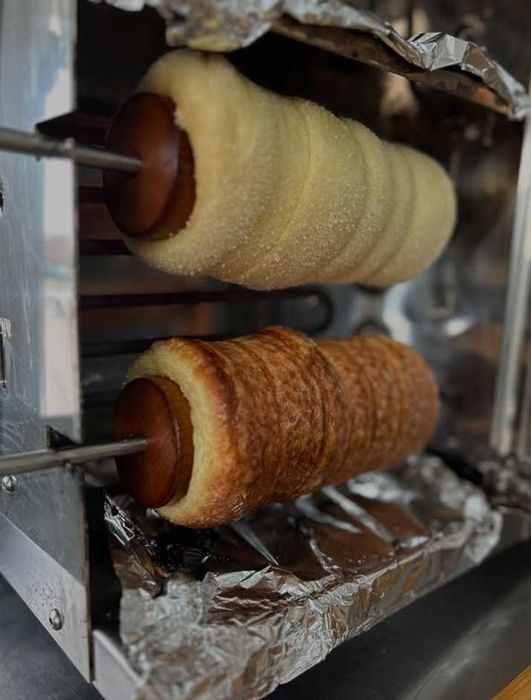 AFACERE LA CHEIE: Locatie Ice & Roll & Cake and Roll + SRL