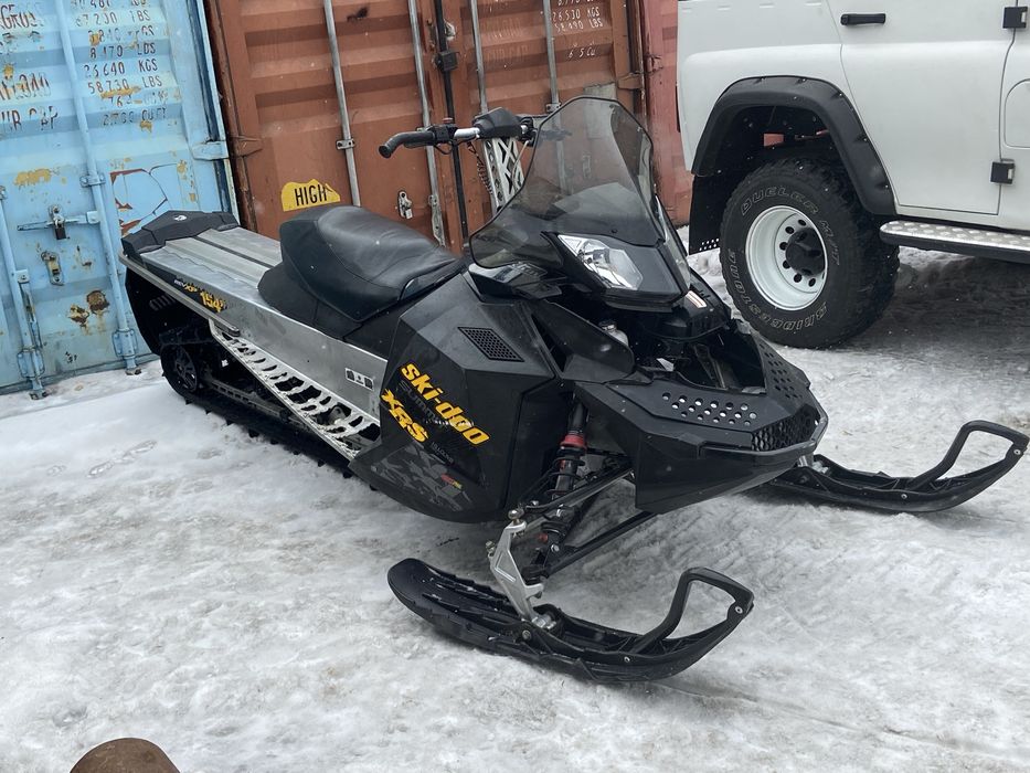 Продам Снегоходы