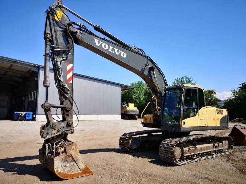 Dezmembram excavator Volvo EC210CL - piese second