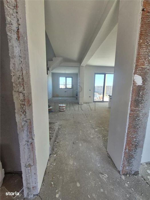 Duplex despartit - zona excelenta- toate utilitatile - posibilitate al
