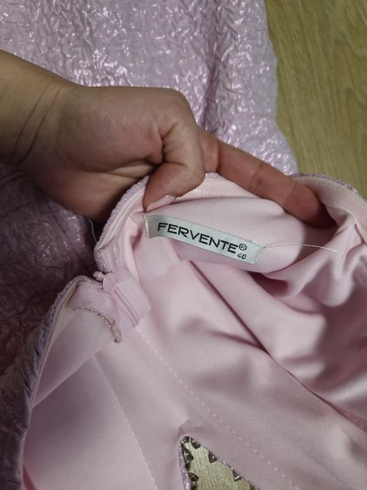 Елегантна розова рокля