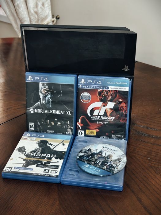 Продам Playstation 4 400гб