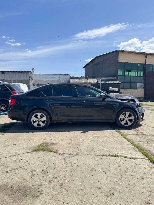 Skoda Octavia 3 avariat / lovit
