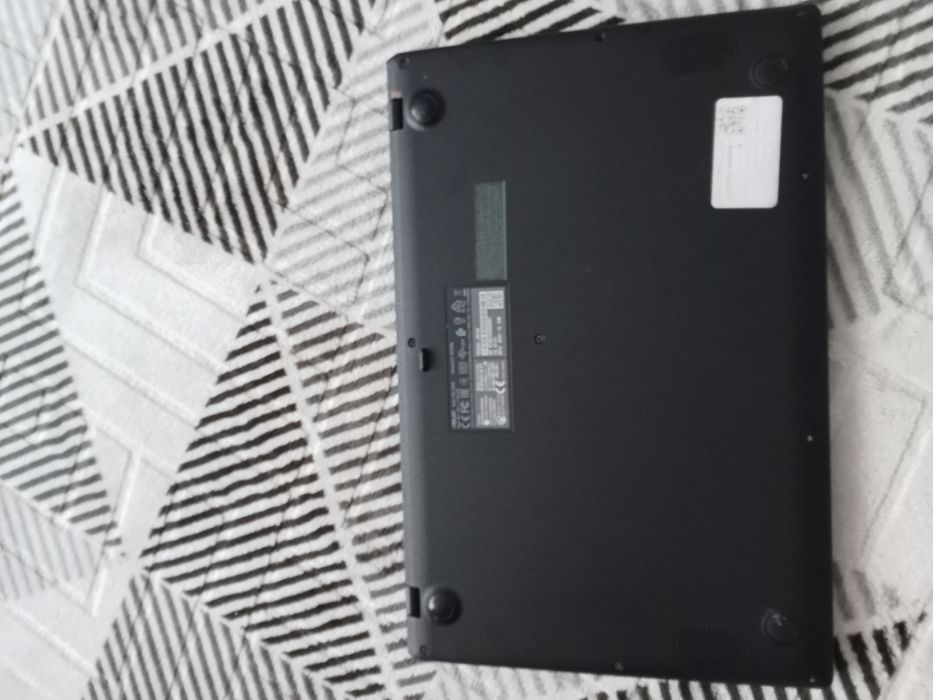 Leptop ASUS  E 510