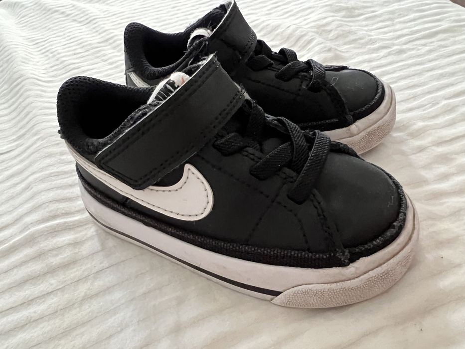Adidași Nike 21