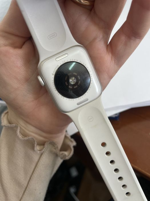 Продам apple watch Se,апл вотч оригинал