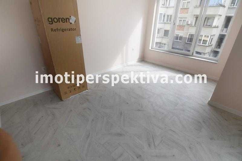 Продава се Тристаен апартамент в Пловдив, Кючук Париж - 86 кв.м за 1008 €/кв.м - Снимка #3