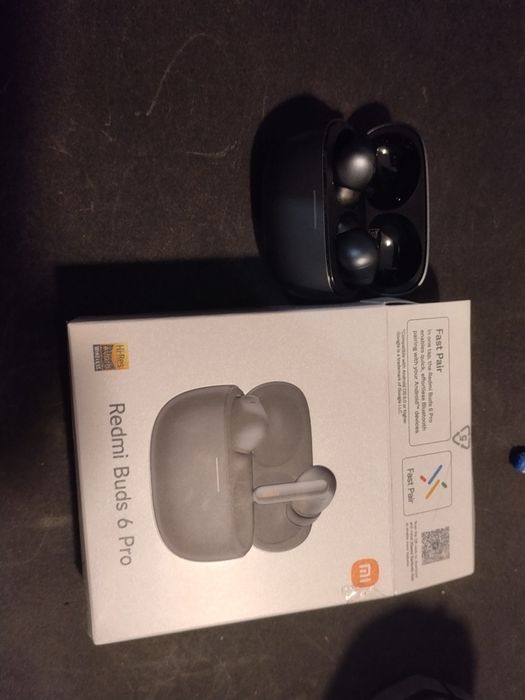 Căști wireless Redmi Buds 6 Pro – stare foarte bună