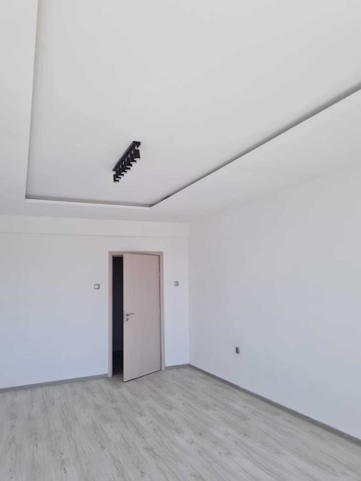 Продава се Тристаен апартамент в Плевен, Идеален център - 106 кв.м за 1406 €/кв.м - Снимка #6