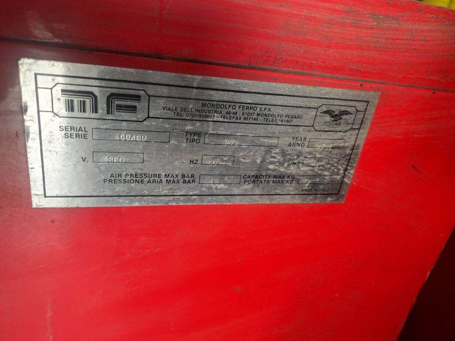 Гумодемонтажна машина