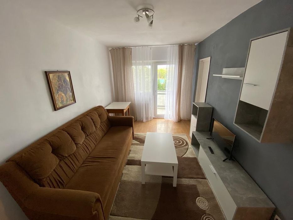 Închiriez garsoniera zona 300 Micalaca