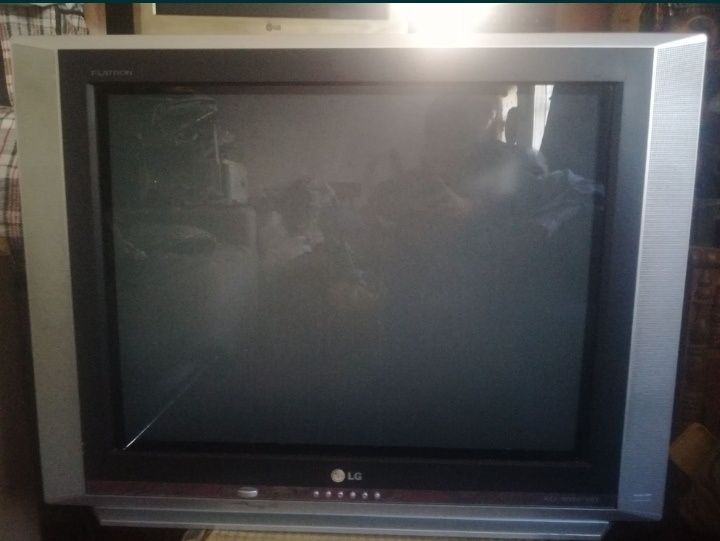 Продам телевизор LG