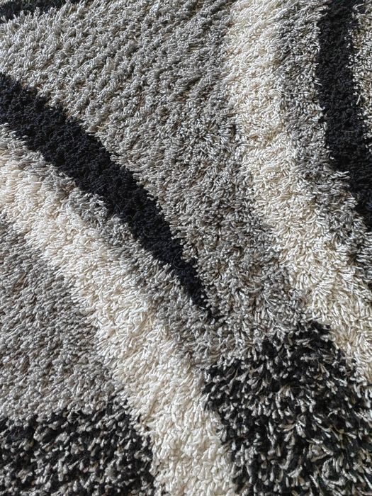 Два броя големи килими комплект