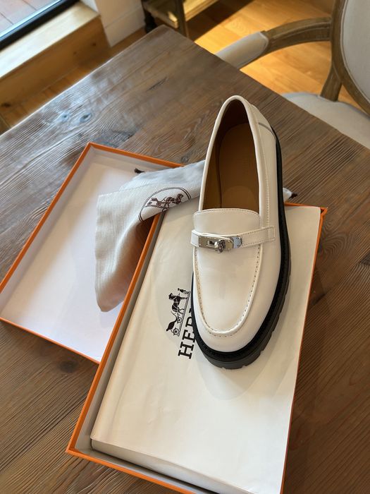 Hermes Бели мокасини , естествена кожа . Номер 40