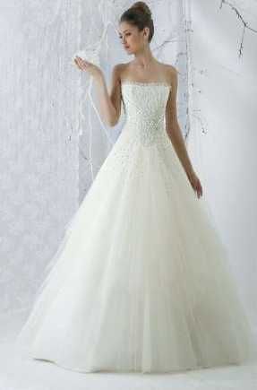 Rochie de mireasa cu crinolina