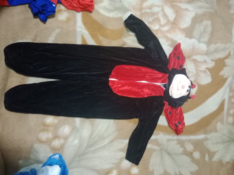 Продам новогодние костюмы