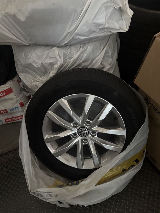 Оригинални гуми с джанти Фолксваген Пасат b8 5x112 16”.