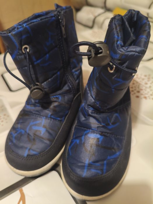 Продам детскую обувь зимние