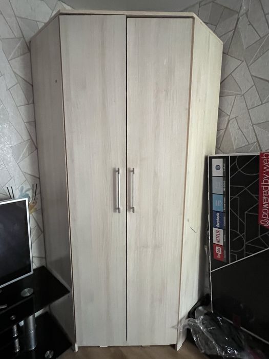 Продаю шкаф угловой