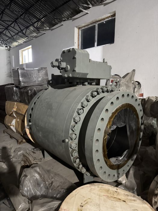 Sharavoy zadvishla (trunnionli sharli klapan (trunnion ball valve))