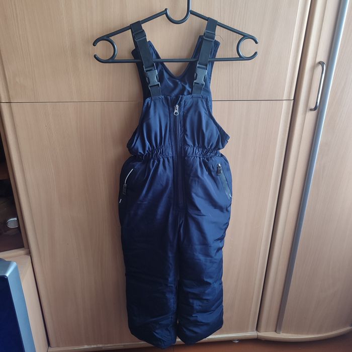 Продам комбинезоны зимние