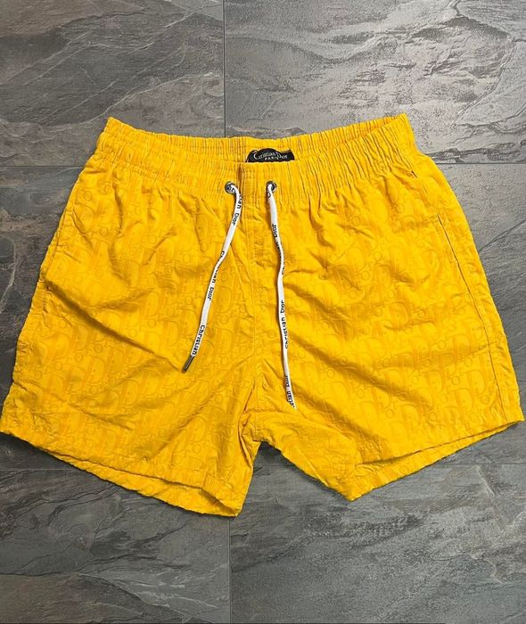 Стилни мъжки плажни шорти STONE ISLAND – комфорт и визия за лятото!