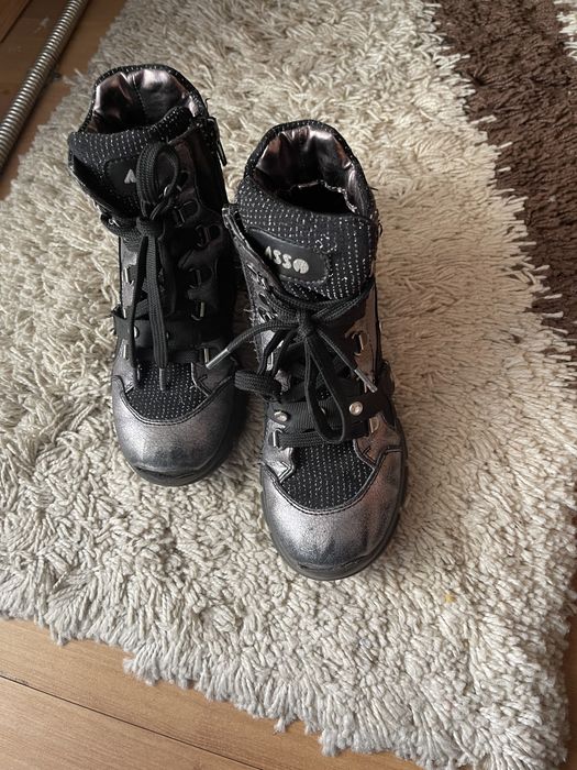 Продаются детские ботинки на девочку