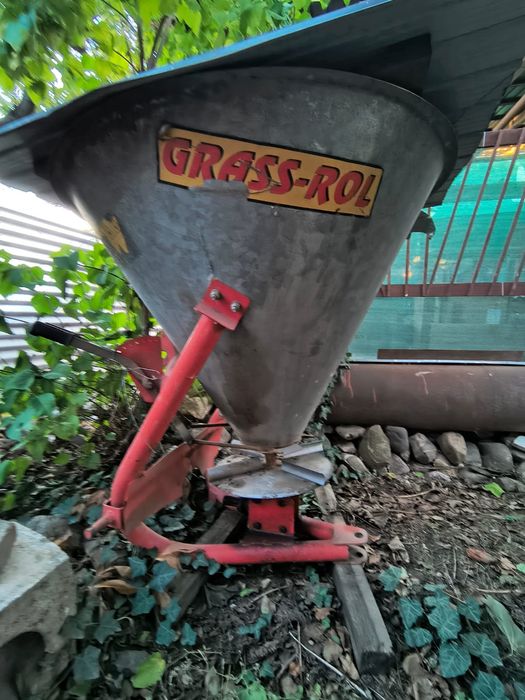 Vând utb 445. +Utilaje