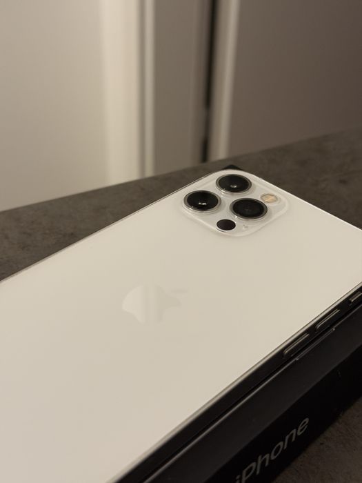 iPhone 12pro alb