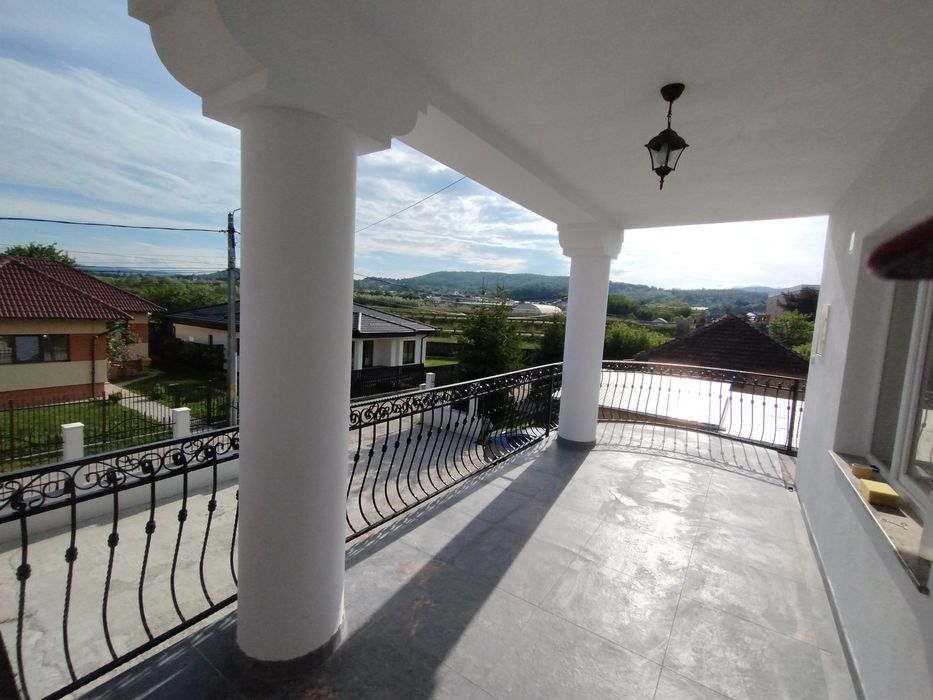 Închiriez apartament