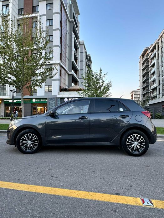 Продается Kia Rio 2018г, цвет Темно-Серый (Dark Grey)